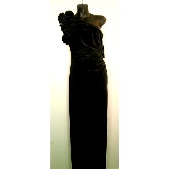 Evenings One-Shoulder Evening Gown with Floral detail on Shoulder Black Velvet 6 - Picture 1 of 7